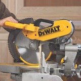 DEWALT Paneelzaag DWS 780 afkort- en verstekzaag Geel, 1.675 Watt